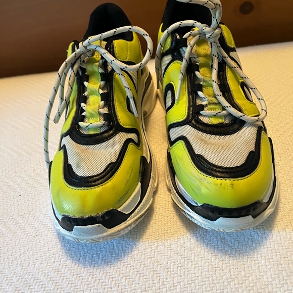 Sole Society So Slicka Smeakers, Size 7 Med - Picture 2 of 8